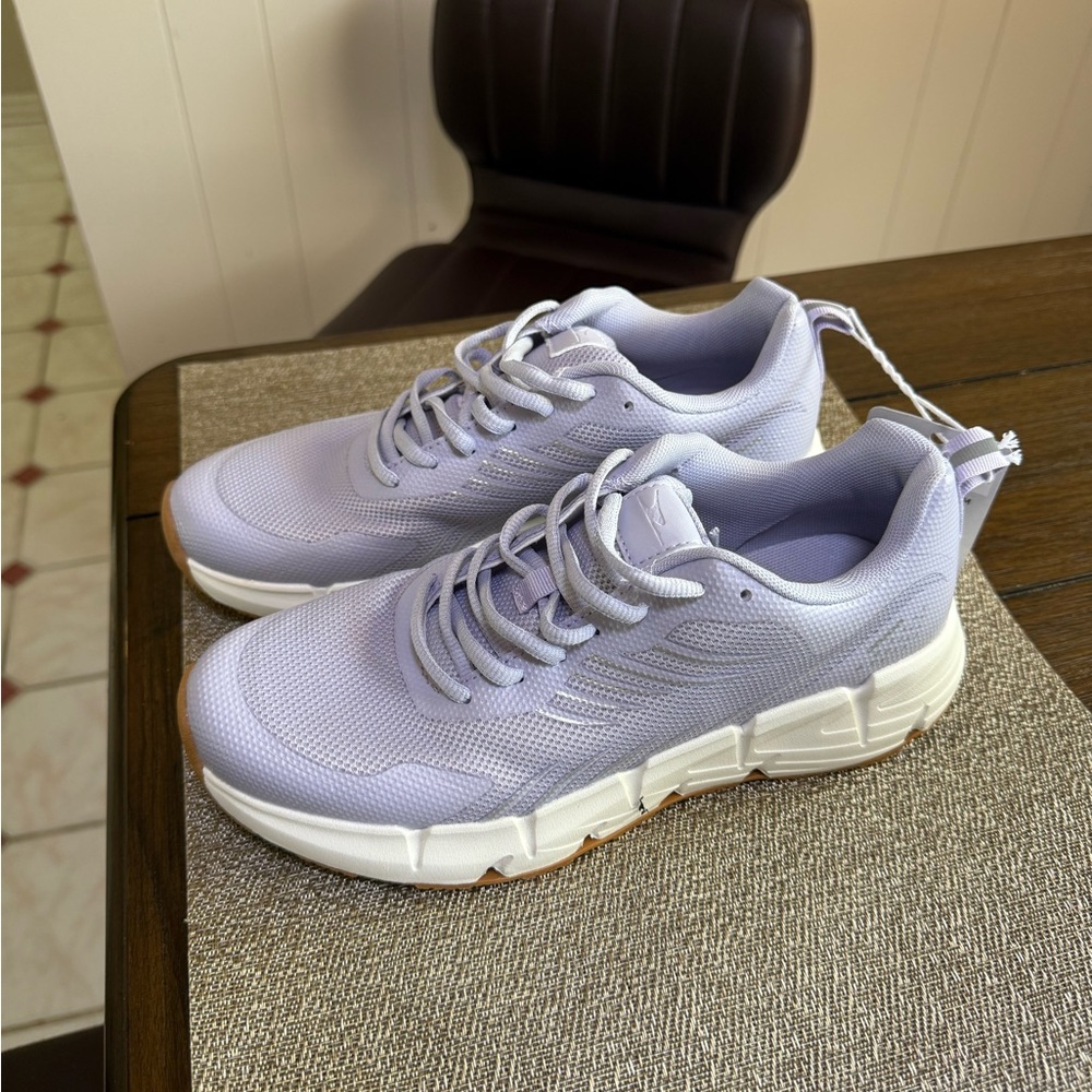 Crane White and Purple Athletic Shoes with Memory Foam Nwt